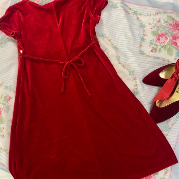 Long red velvet girls dress with sequins cute for the holidays - Picture 4 of 9